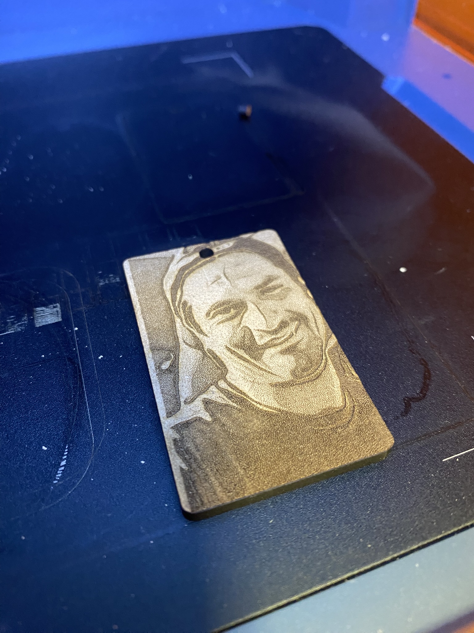 Trabajo de grabado láser personalizado en MDF