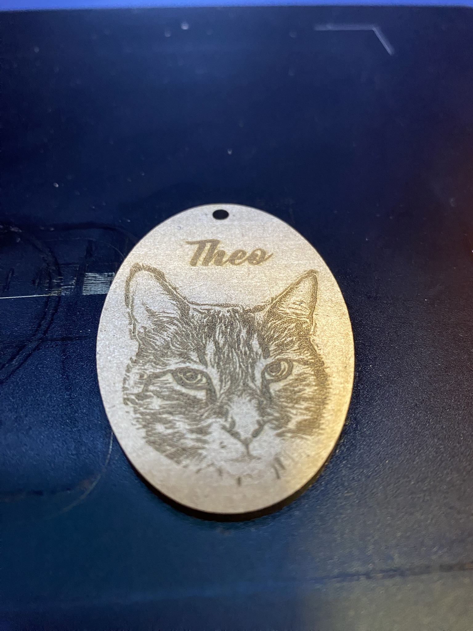 Trabajo de grabado láser personalizado en MDF