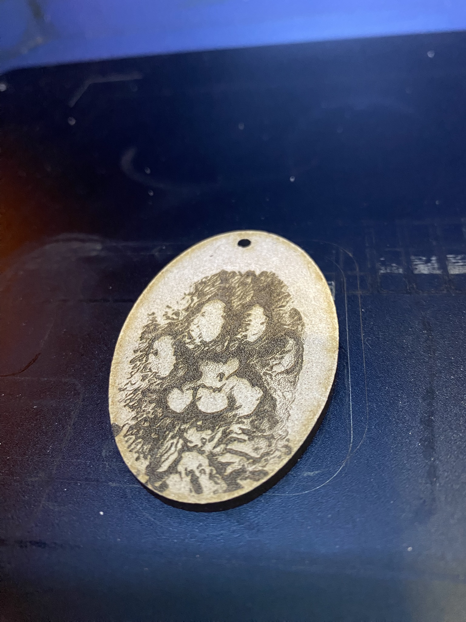 Trabajo de grabado láser personalizado en MDF